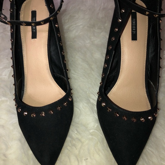 Heels with studs - Picture 7 of 8